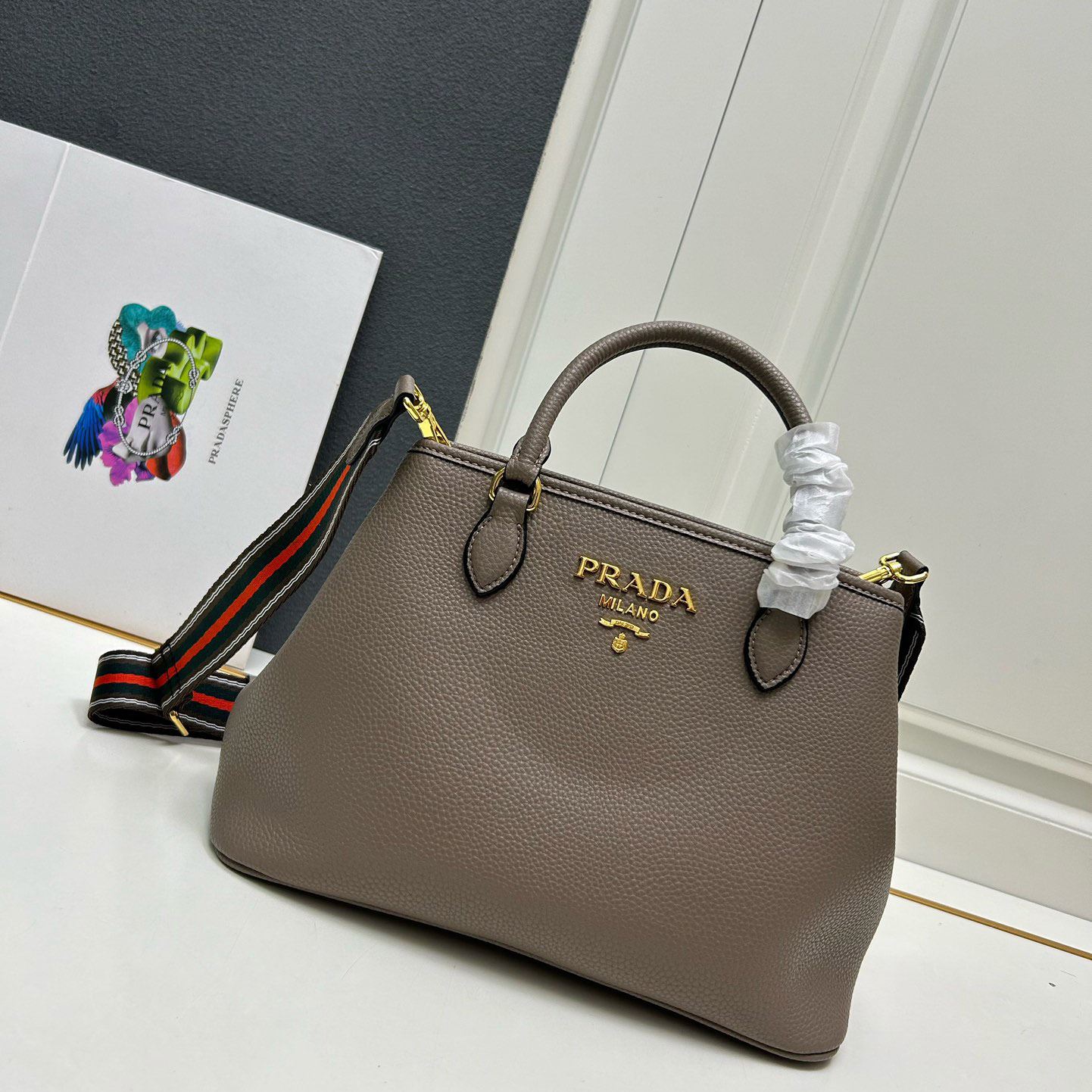 Pra*a shopping bags